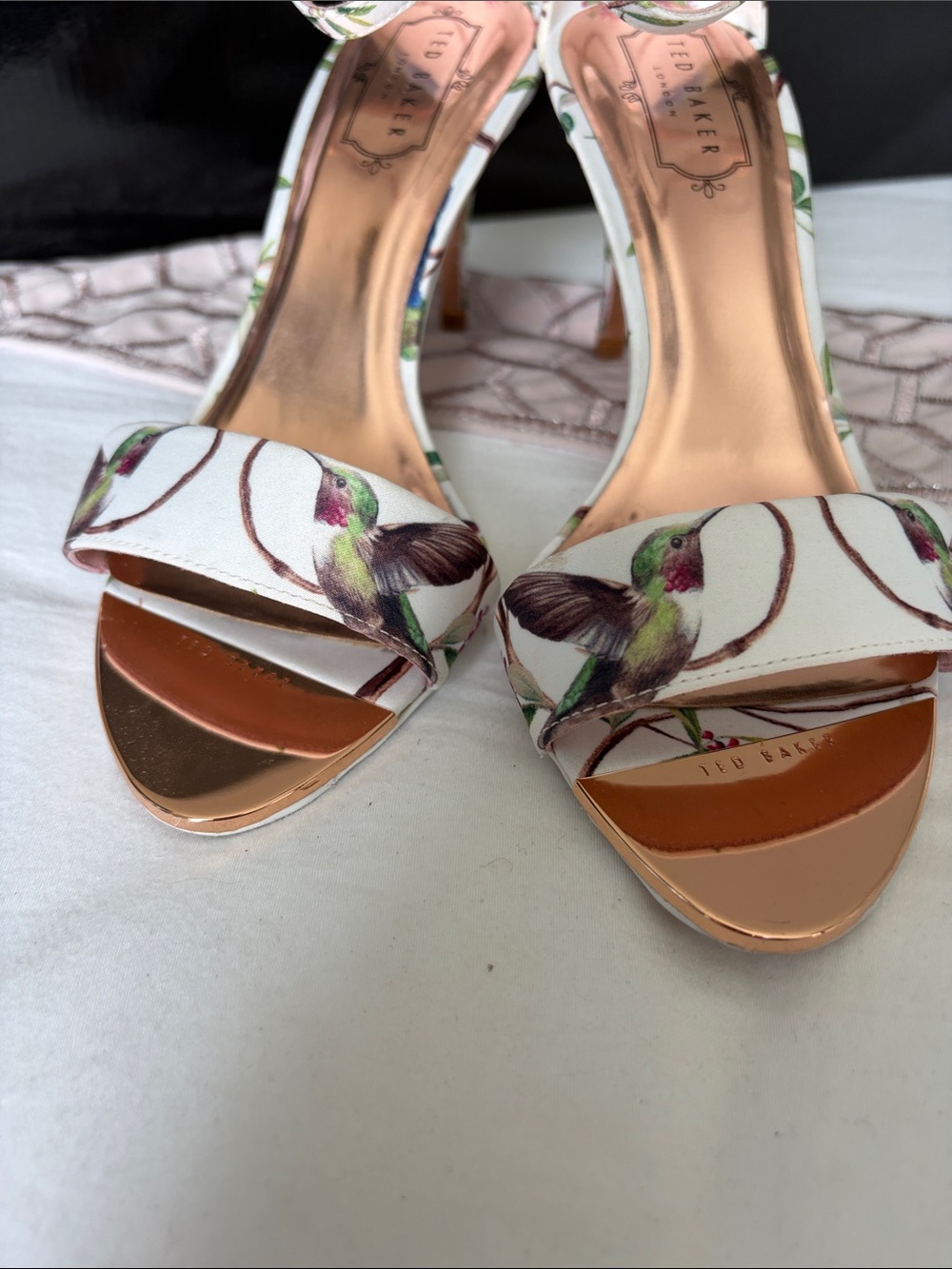 NWOT Ted Baker London White Floral Hummingbird Ankle-Strap Heels - Picture 6 of 7